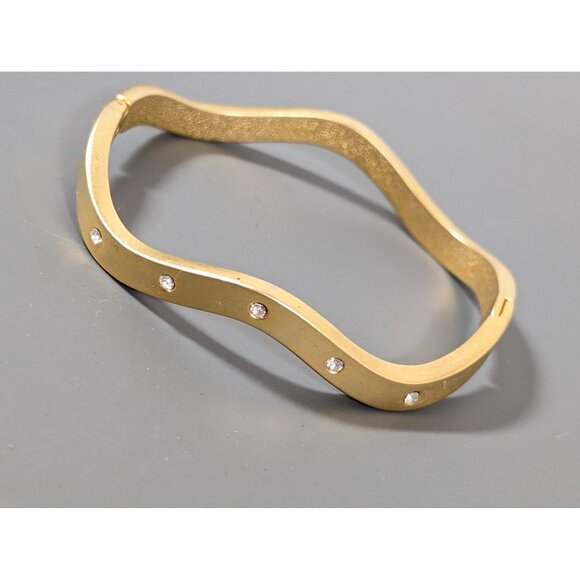 Gold Tone Matte Wavy Rhinestone Tennis Bracelet 6.5" - Picture 2 of 7